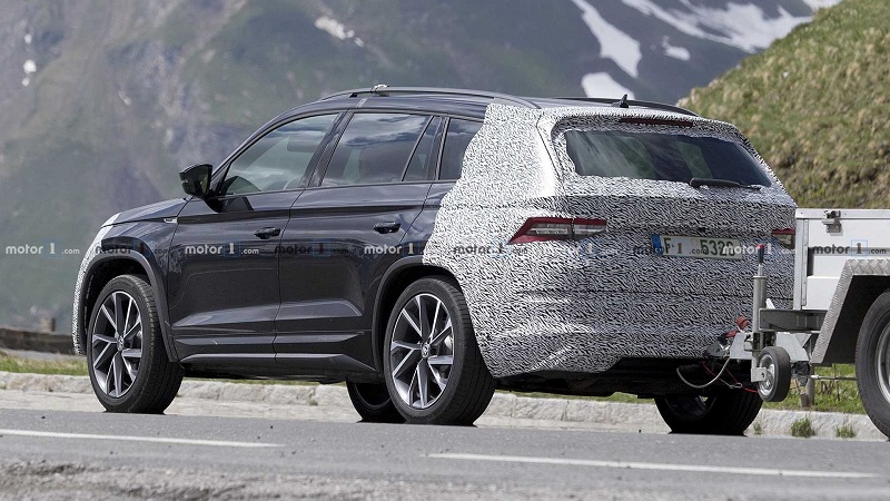 2020-skoda-kodiaq-facelift-spy-photo (7).jpg