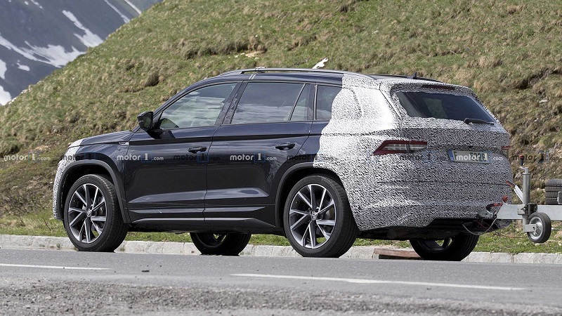 2020-skoda-kodiaq-facelift-spy-photo (9).jpg