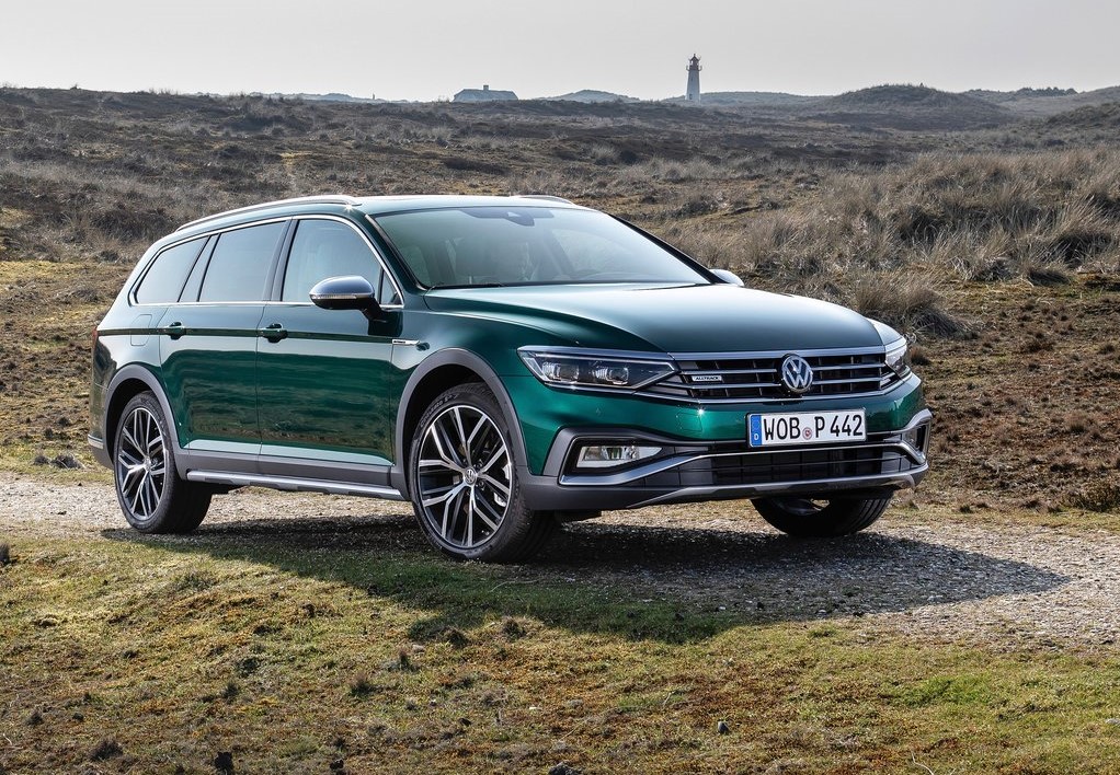 Volkswagen-Passat_Alltrack-2020-1024-01.jpg