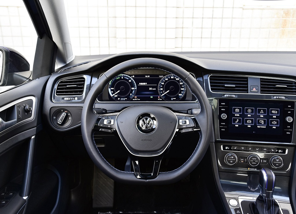 autohomecar__ChsEfVyYz82Abt8QAAdX8n0q15c392.jpg