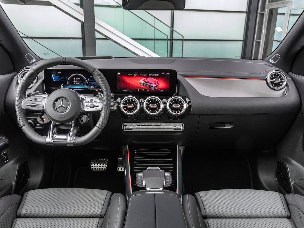 Mercedes-Benz-GLA35_AMG-2021-1280-0f.jpg