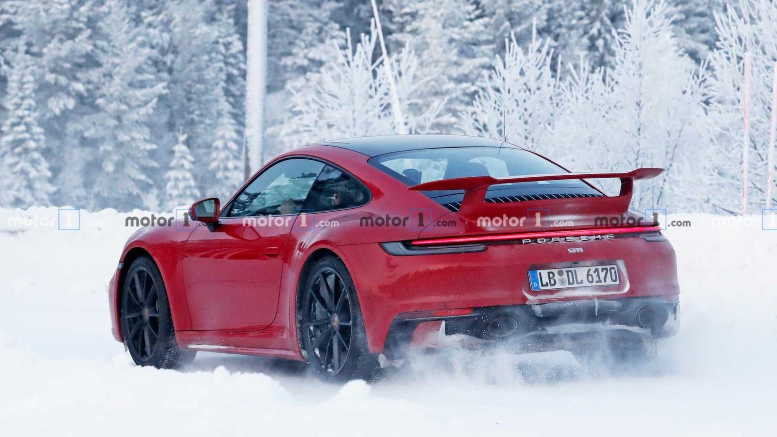 porsche-911-spied-with-aero-pack (4).jpg porsche-911-spied-with-aero-pack (4).jpg